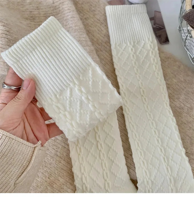 LuWe Cozy Cable Knit Socks