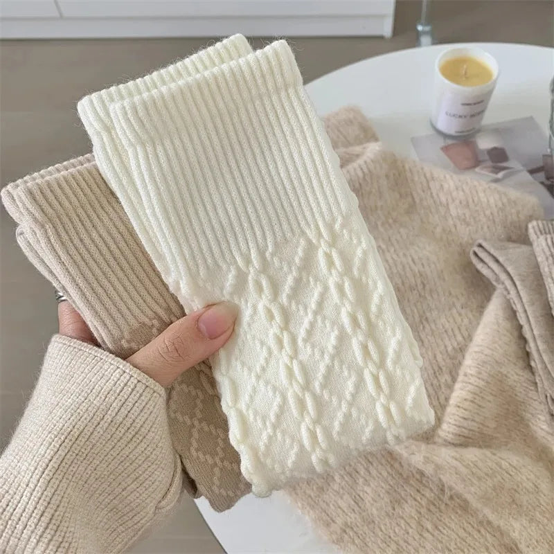 LuWe Cozy Cable Knit Socks